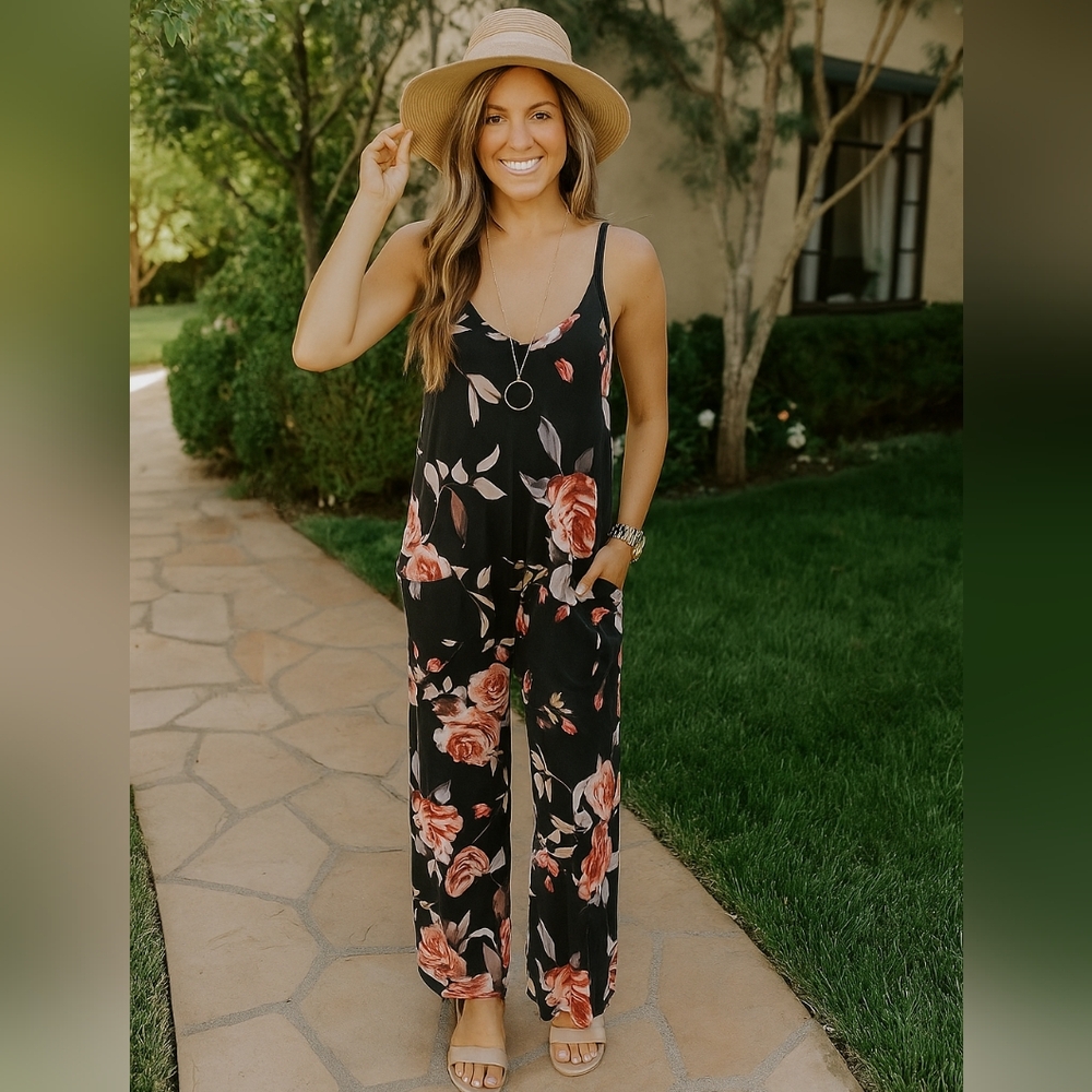 Floral Black Jumpsuit With Pockets Size Medium NWOT